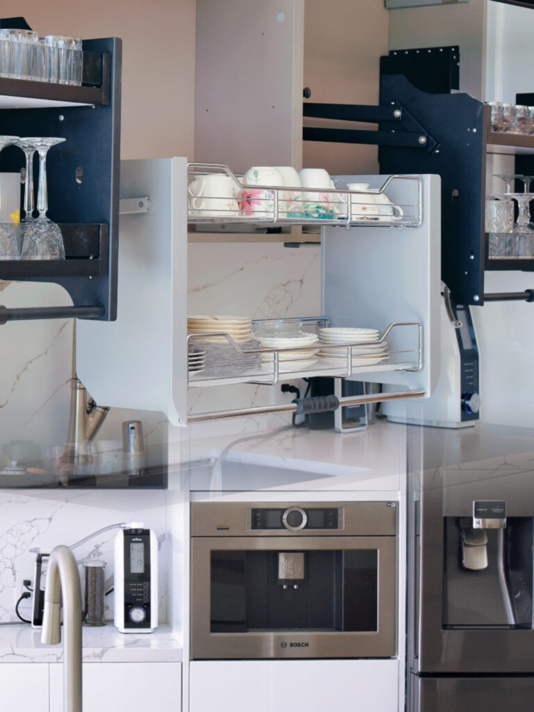 High Gloss White Euro Cabinet
