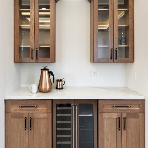 Modern kitchen with Oakcrest City NOS natural oak shaker cabinets