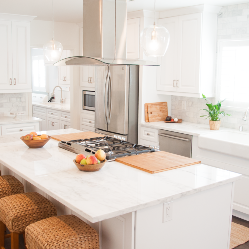 Snow Bay BWR | White Raised Cabinets