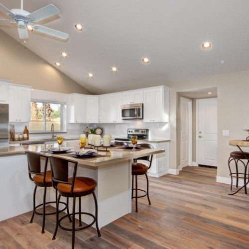 Bright White Shaker Kitchen Cabinets
