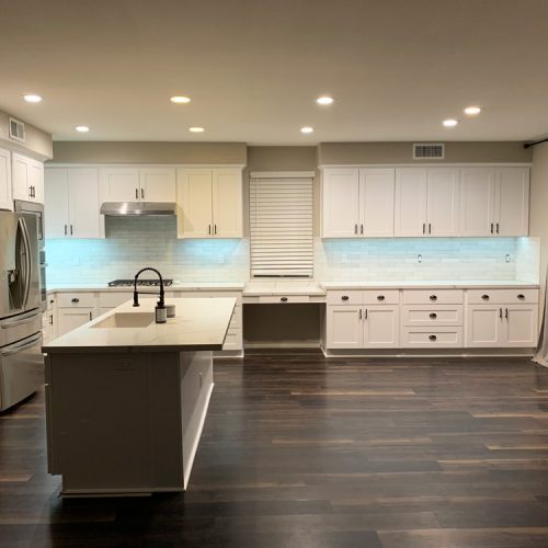 Bright White Shaker Kitchen Cabinets
