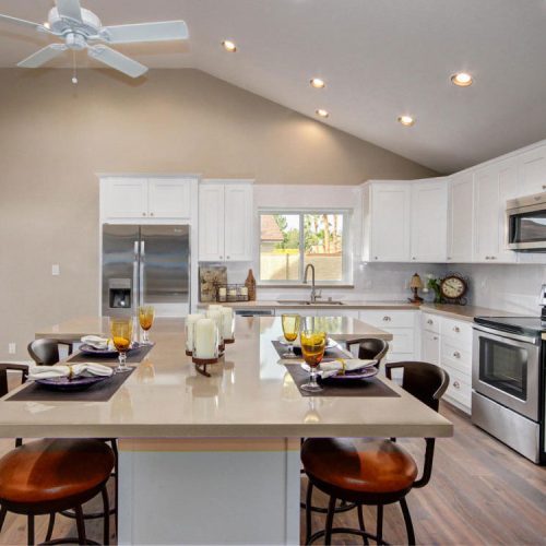 Bright White Shaker Kitchen Cabinets