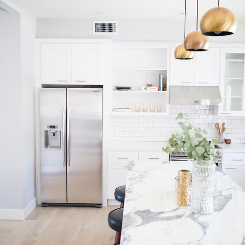 Bright White Shaker Kitchen Cabinets